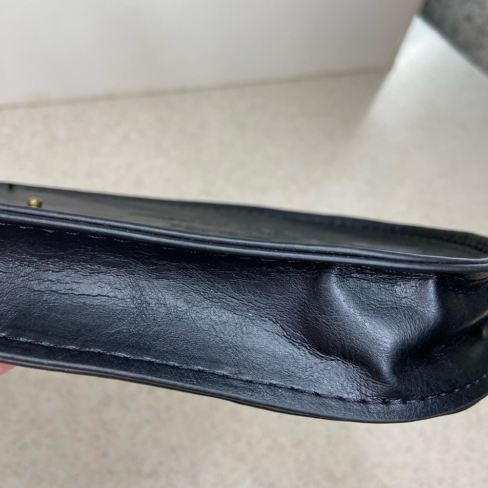 Black belt pouch embossed wolf - Picture 7 of 9